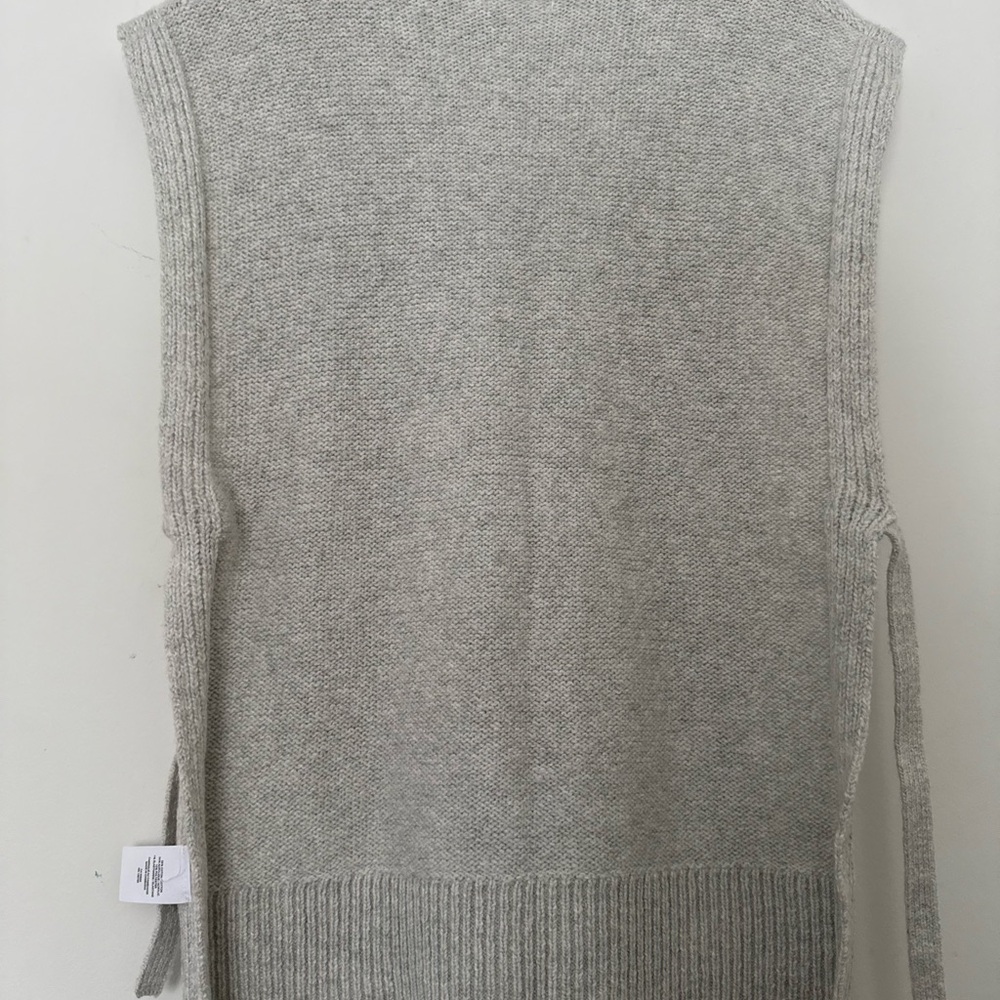 Signature by Reitmans Cable Knit Sleeveless Tunic – Size Medium - Picture 7 of 8